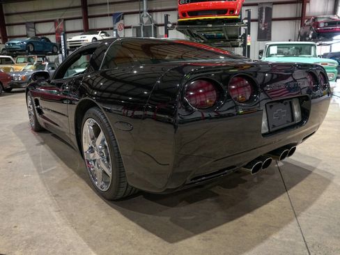 Used 1998 Chevrolet Corvette Coupe w/ Memory Pkg RWD image 6