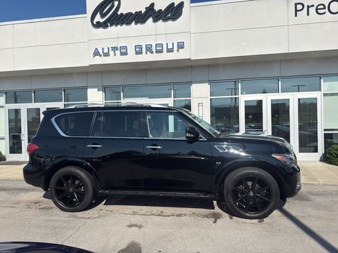Used 2014 INFINITI QX80 4WD w/ Deluxe Touring Package image 2