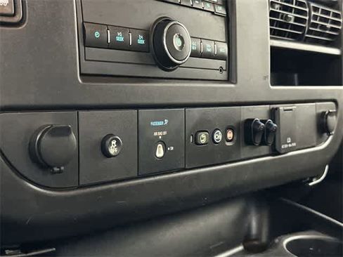 Used 2018 Chevrolet Express 2500 w/ Driver Convenience Package image 25