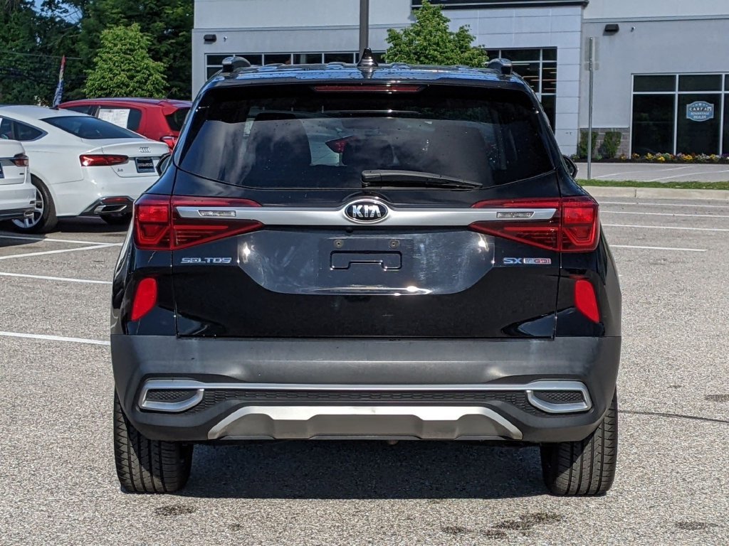 Used 2021 Kia Seltos SX w/ SX Sunroof Package AWD/4WD image 4