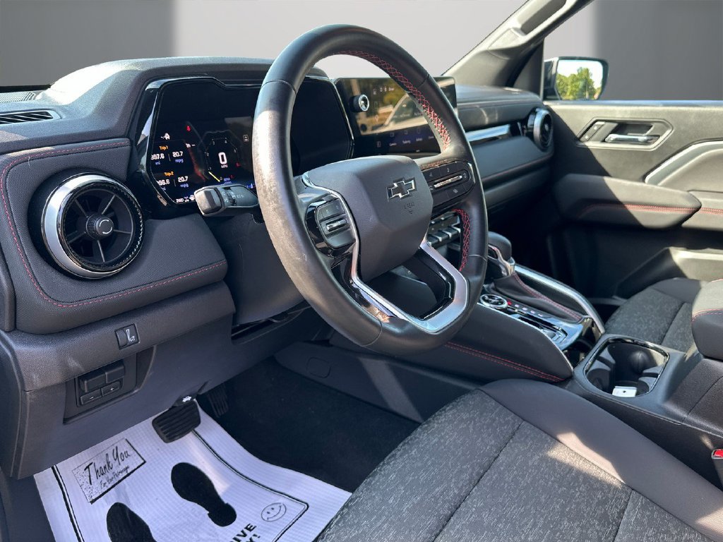 Used 2026 Chevrolet Colorado Z71 AWD/4WD image 13