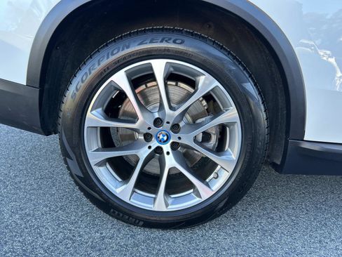 Used 2025 BMW X5 xDrive50e image 33