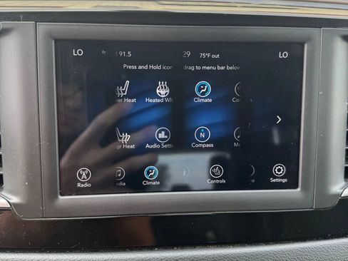 Used 2019 Chrysler Pacifica Touring-L FWD image 14