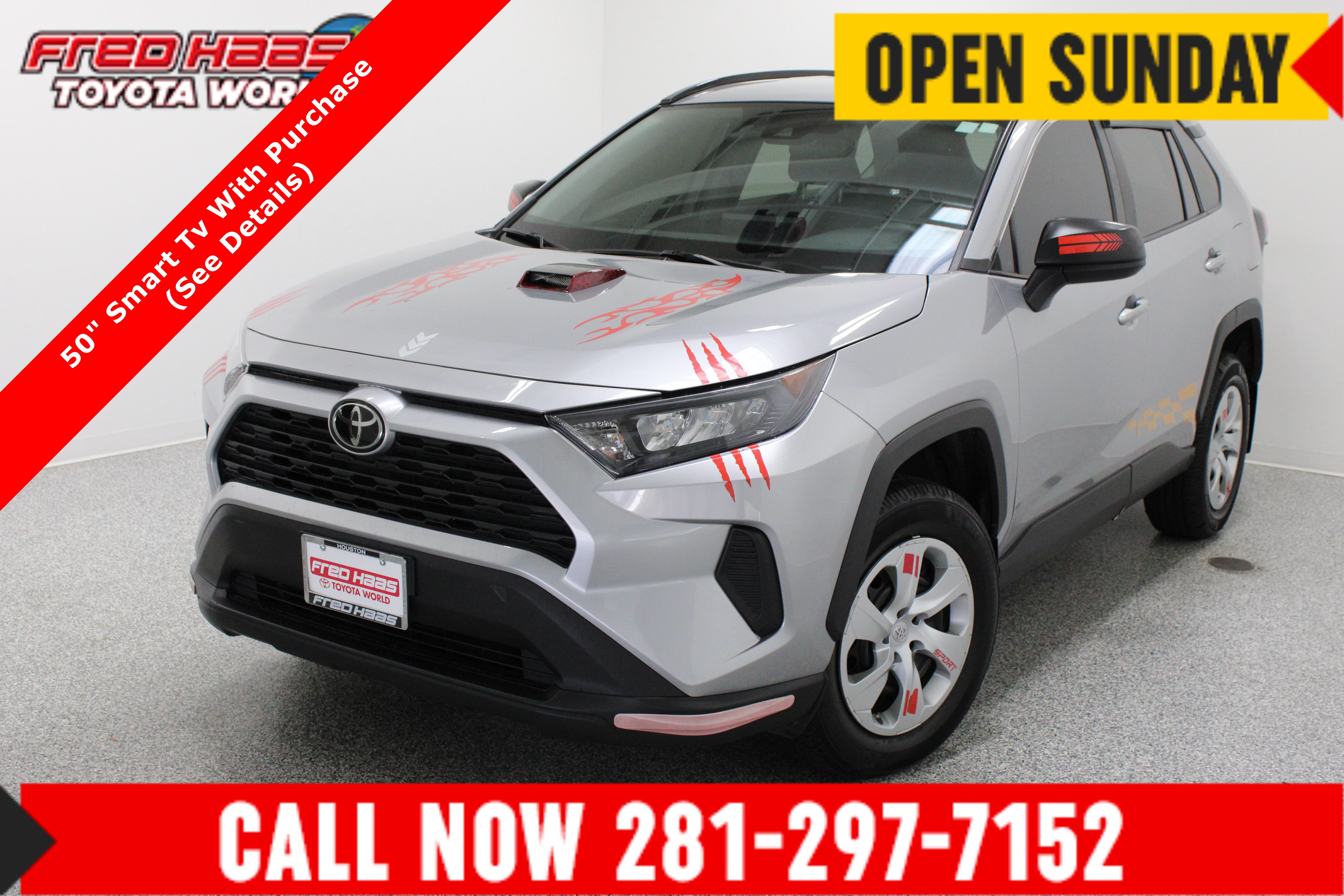 Used 2021 Toyota RAV4 LE FWD image 1