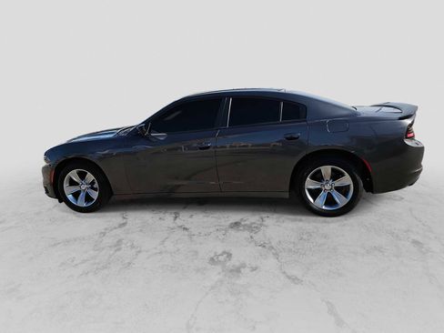 Used 2022 Dodge Charger SXT w/ Blacktop Package image 5