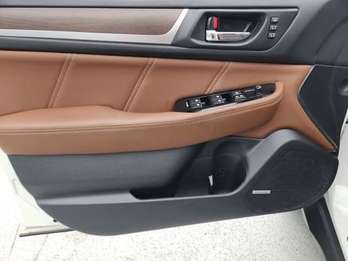 Used 2018 Subaru Outback 3.6R Touring image 31