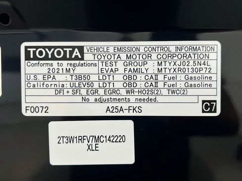 Used 2021 Toyota RAV4 XLE w/ Carpet Mat Package (TMS) FWD image 21