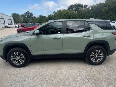 Used 2025 Chevrolet Equinox LT FWD image 5
