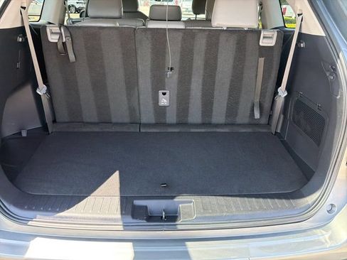 Used 2025 Toyota Highlander XLE AWD/4WD image 20