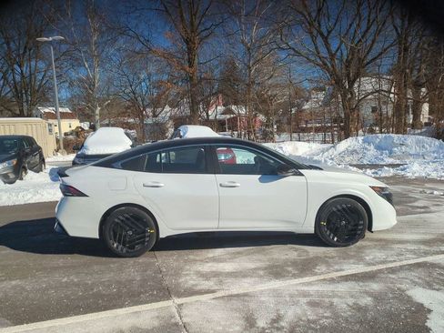 New 2026 Nissan Sentra SR w/ Floor Mat Package image 31