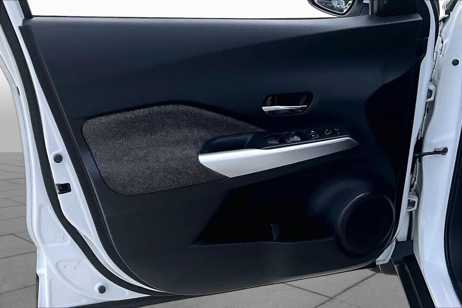 Used 2019 Nissan Kicks SV FWD image 24