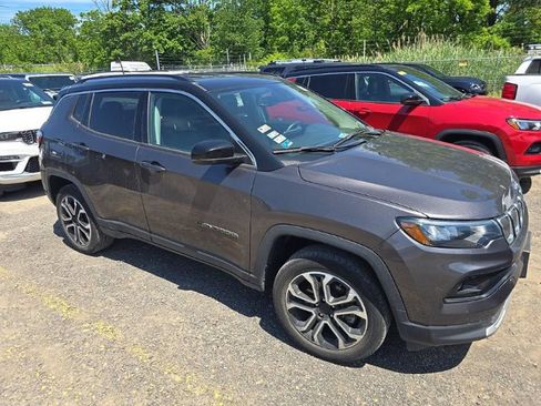 Used 2022 Jeep Compass Limited AWD/4WD image 3