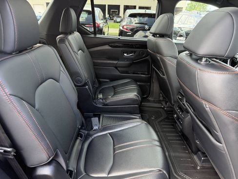 Used 2025 Honda Pilot TrailSport image 29