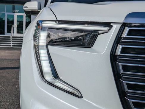 New 2026 GMC Acadia Denali w/ Super Cruise Package image 8