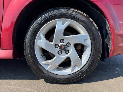 Used 2007 Pontiac Vibe w/ Sun And Sound Package image 12