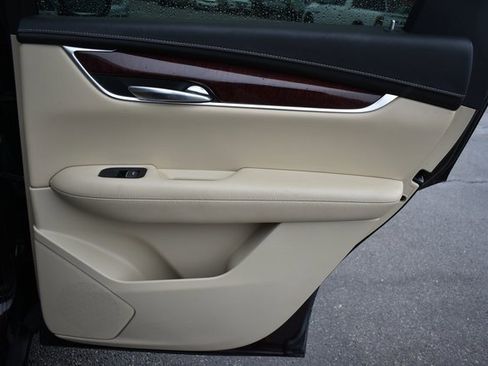 Used 2018 Cadillac XT5 Luxury w/ LPO, Wheel Lock Package image 41