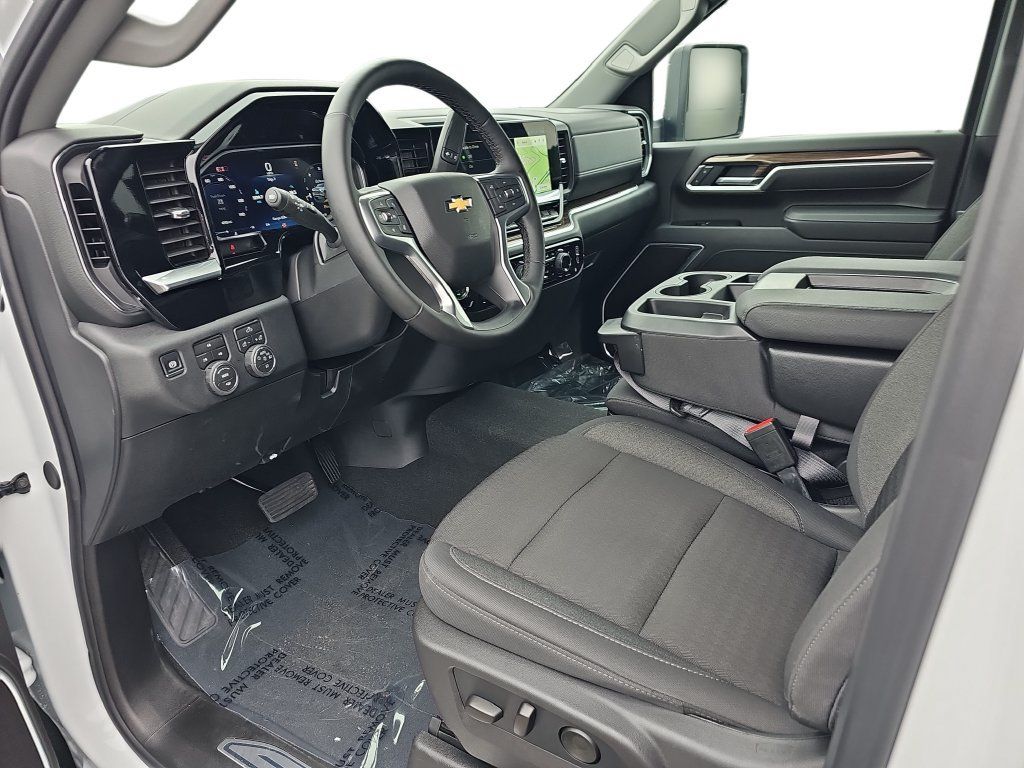 Used 2026 Chevrolet Silverado 2500 LT AWD/4WD image 16