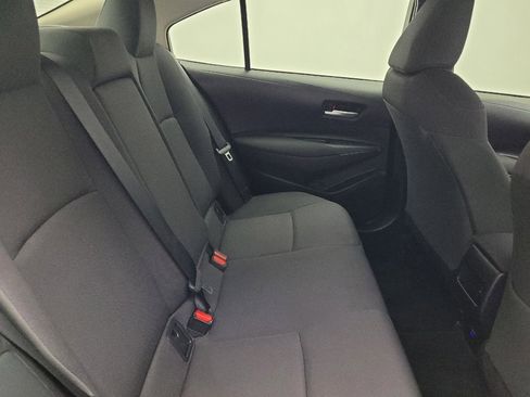 Used 2021 Toyota Corolla LE image 19