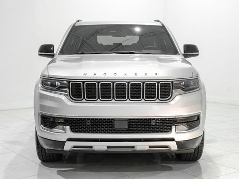 Used 2023 Jeep Wagoneer Series II image 2