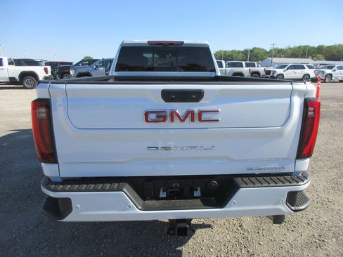 New 2026 GMC Sierra 3500 Denali w/ Denali Reserve Package AWD/4WD image 5