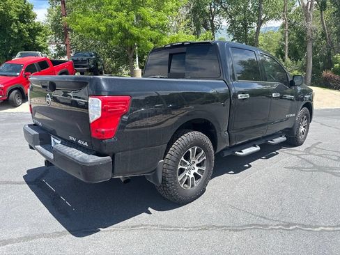 Used 2021 Nissan Titan SV w/ SV Convenience Package AWD/4WD image 3