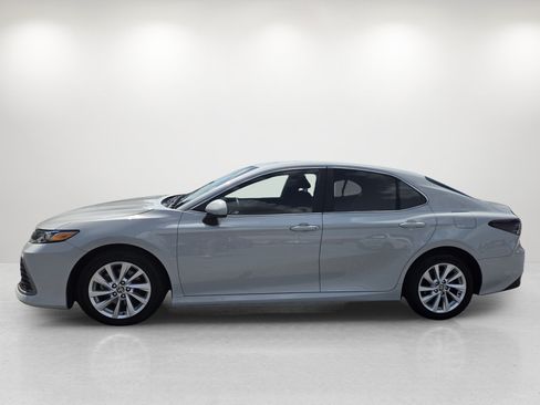Used 2024 Toyota Camry LE FWD image 8