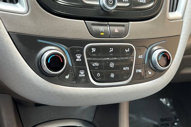 Used 2025 Chevrolet Malibu LT FWD image 22