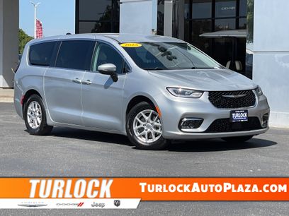 Used 2023 Chrysler Pacifica Touring-L