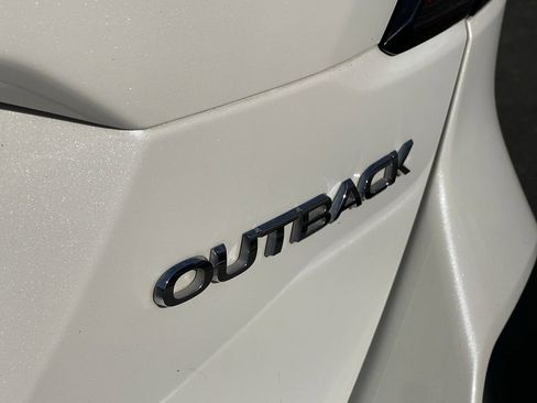 Used 2022 Subaru Outback Premium AWD/4WD image 8