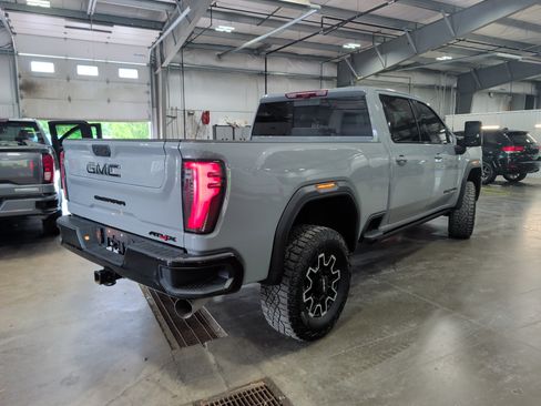 Used 2025 GMC Sierra 2500 AT4X AWD/4WD image 3