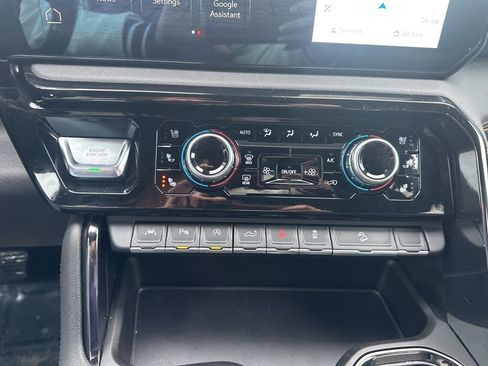 Used 2024 GMC Sierra 1500 AT4 w/ Technology Package image 19