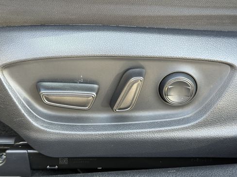 Used 2019 Toyota Camry LE w/ Carpet Mat Package FWD image 16