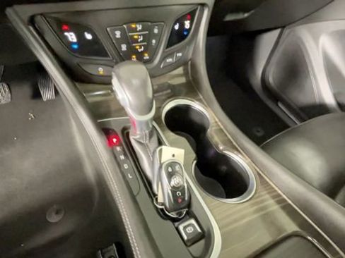 Used 2019 Buick Envision Essence FWD image 28