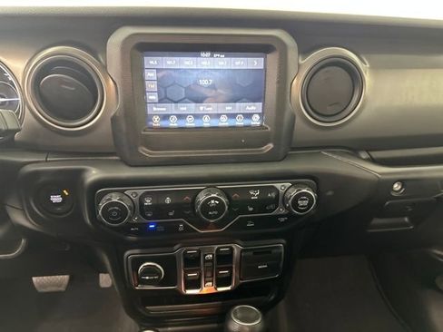 Used 2023 Jeep Wrangler Unlimited w/ Cold Weather Group image 21