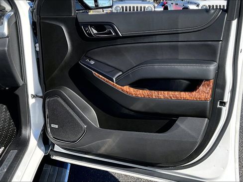 Used 2019 Chevrolet Tahoe Premier w/ Premier Plus Edition image 25