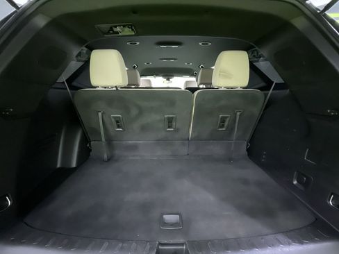 Used 2022 Chevrolet Traverse LS image 27