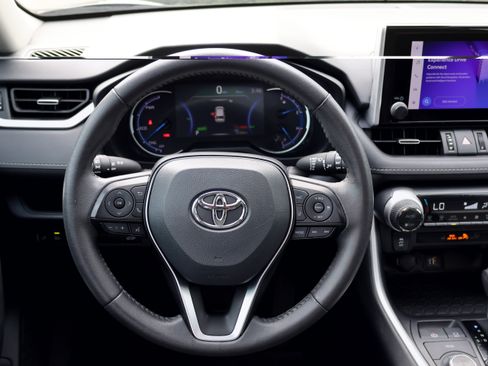 Certified 2024 Toyota RAV4 XLE Premium AWD/4WD image 25