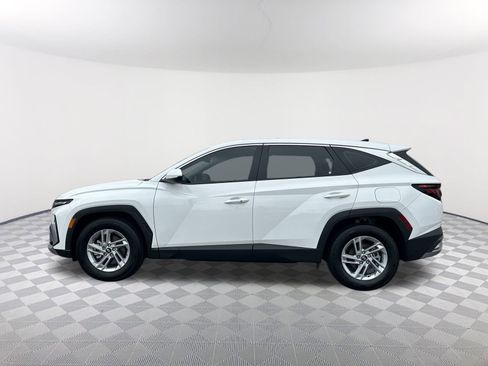 Used 2025 Hyundai Tucson SE image 11