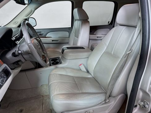 Used 2007 GMC Yukon XL SLT w/ SLT Preferred Equipment Group RWD image 8