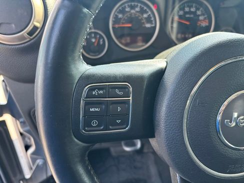 Used 2016 Jeep Wrangler Unlimited Sahara image 16