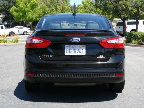 Used 2014 Ford Focus SE w/ Equipment Group 201A FWD image 6