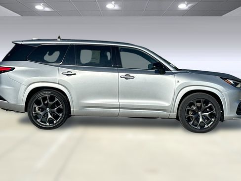 New 2026 Lexus TX 500h AWD image 7