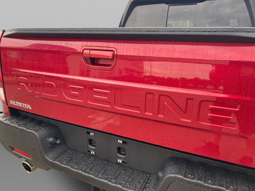 Certified 2024 Honda Ridgeline Black Edition image 18