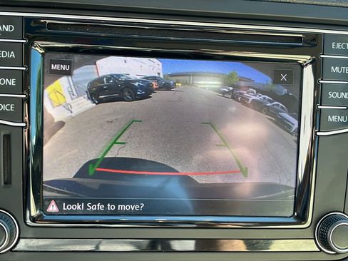 Used 2017 Volkswagen Jetta SE FWD image 16