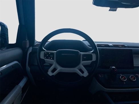 Used 2023 Land Rover Defender 130 SE image 24