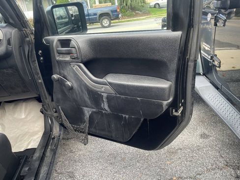 Used 2012 Jeep Wrangler Sport AWD/4WD image 5
