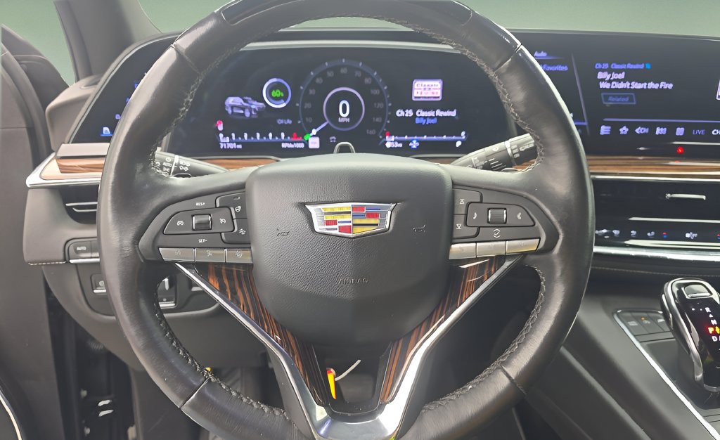 Used 2024 Cadillac Escalade Premium Luxury AWD/4WD image 9