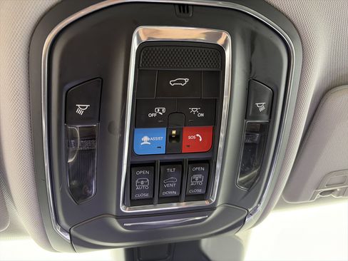 Used 2023 Jeep Grand Cherokee 4WD 4xe w/ Luxury Tech Group II image 47