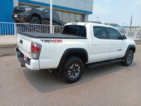 Used 2023 Toyota Tacoma TRD Off-Road w/ TRD Premium Off Road Package AWD/4WD image 5