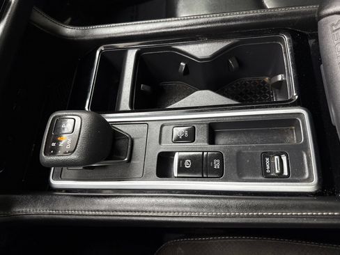 Used 2023 Nissan Pathfinder SL FWD image 30